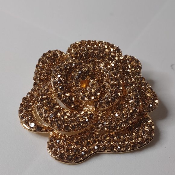 Heavy Metal Rhinestone Gold Tone Large Rose Brooch - Picture 2 of 13